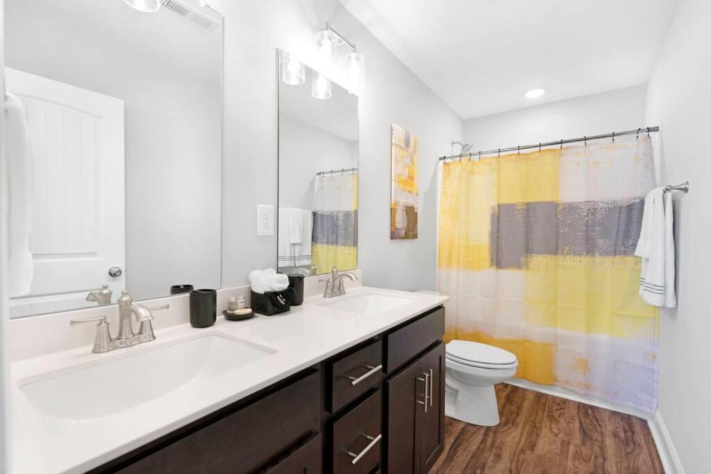 Make Lemonade In Luxury W King Bed And Free Parking Plus 40 Minutes To Nashville Clarksville Eksteriør bilde